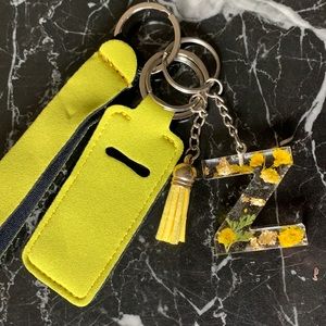 Yellow Z keychain set